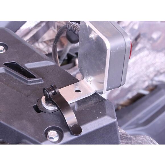 Iron Baltic (IB) Eccentric pin / clamp För CF Moto Kompositlastrack