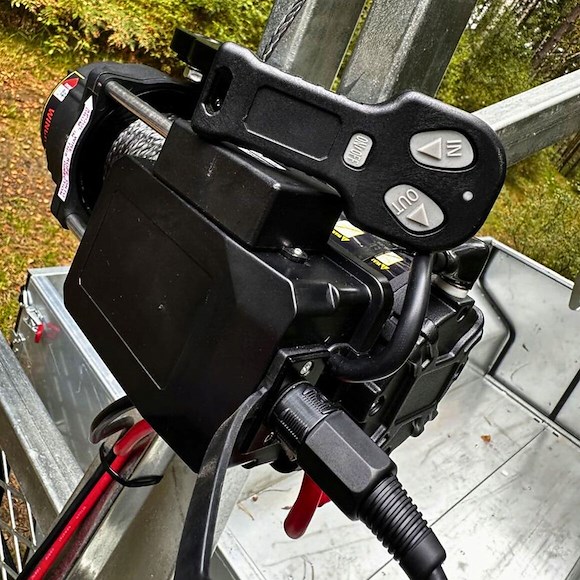 BRONCO ATV Multivagn med Kran och Elvinsch