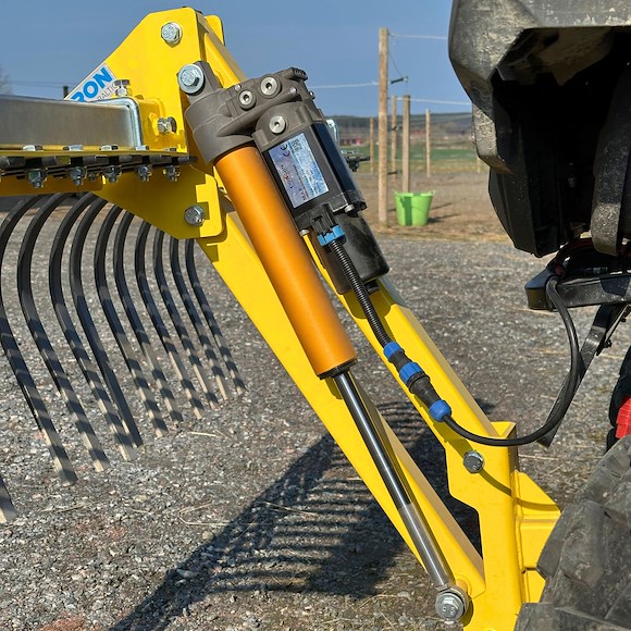 Iron Baltic (IB) IB Redskapsbärare Hydraulisk för 2 tum mottagare/fäste