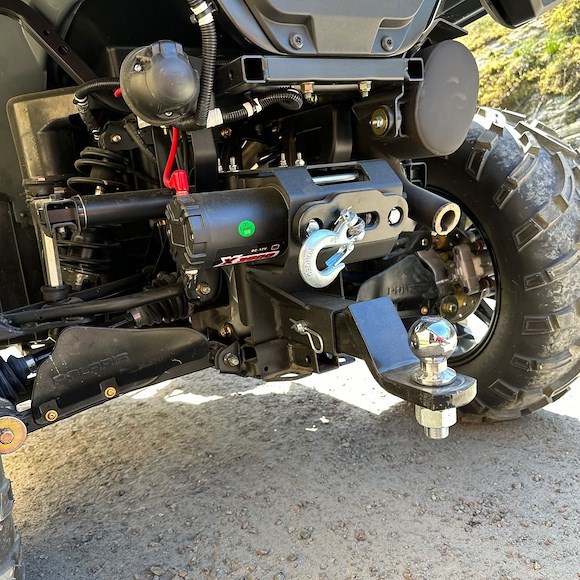 ROUGHWORX Vinsch Bak Polaris med 2 Tums Dragkroksfäste